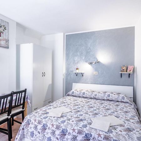 Luna Apartment Чефалу Екстериор снимка