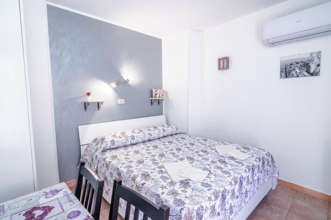 Luna Apartment Чефалу Екстериор снимка