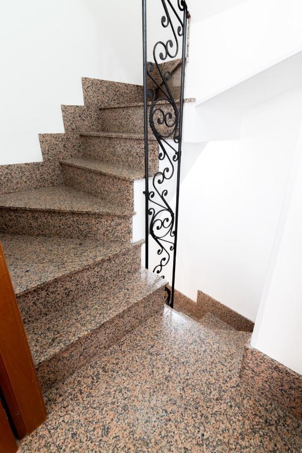 Luna Apartment Чефалу Екстериор снимка